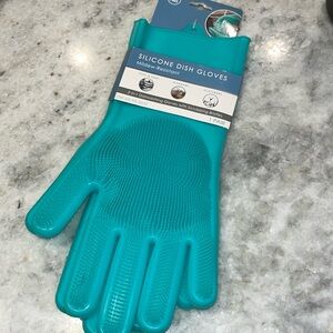 Silicone dish, gloves, mildew resistant